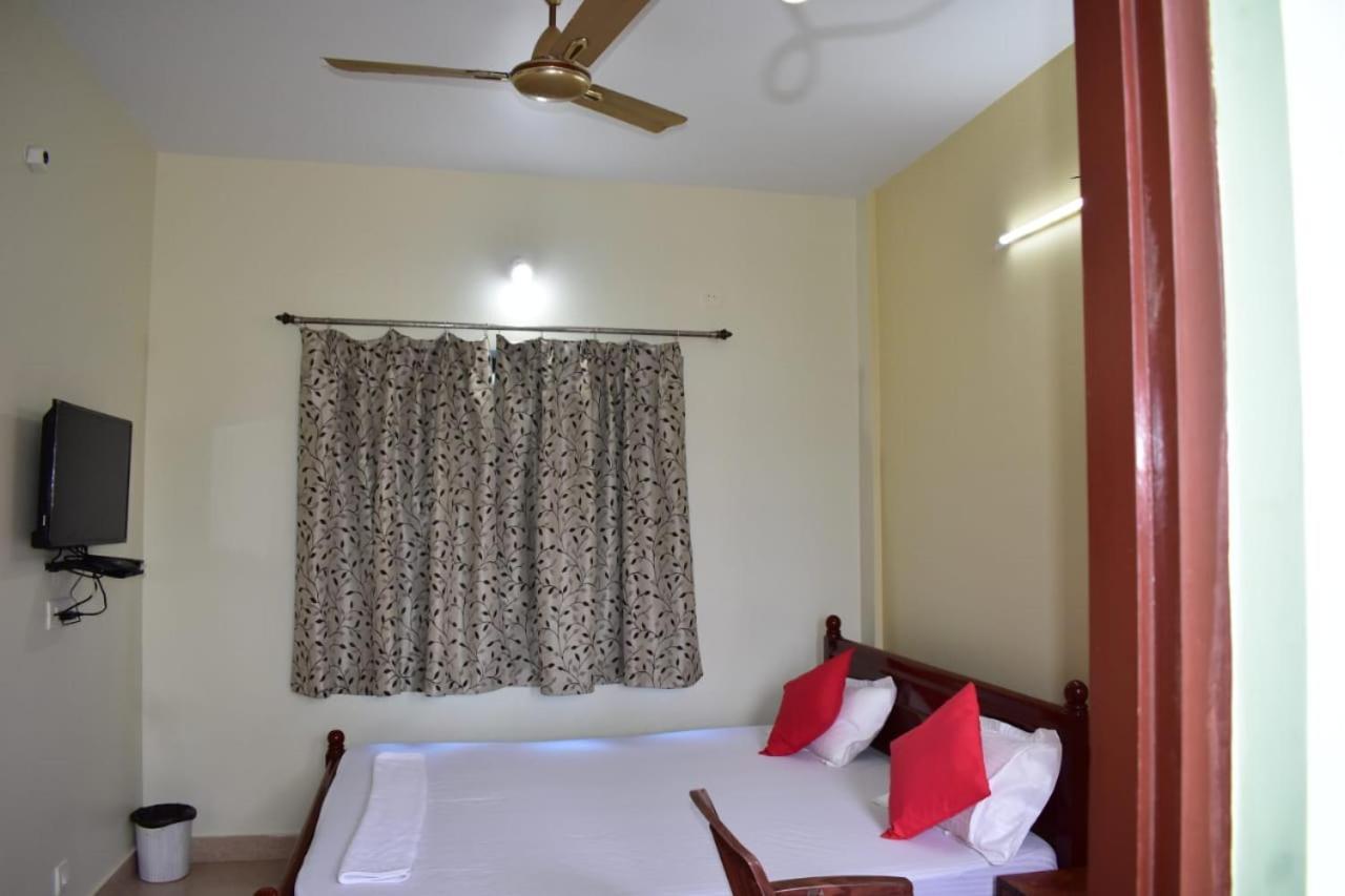 Hotel Lovely Inn ! Puri Purî Extérieur photo